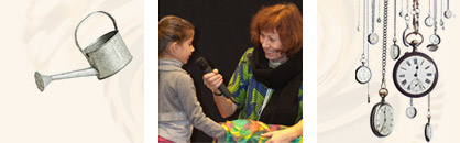 Fotos und Grafiken zum Workshop: Hör mal wie das klingt - Erkundungsreise zu Schall und Klang. Zu sehen ist Sylvia Schopf mit einem Kind, das in ein Mikrofon spricht. Außerdem Grafiken und Bilder zum Thema Klang: Eine Gießkanne, Uhren.